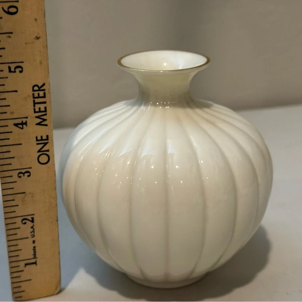 Vintage‎ MCM Lenox Sweetbriar Cream Ribbed Bud Vase 24K Gold Trim Made in USA